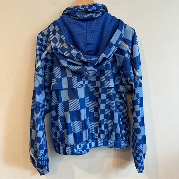 Sweaty Betty Pack Away Lightweight Jacket in Blue Graphic Print - Picture 7 of 7